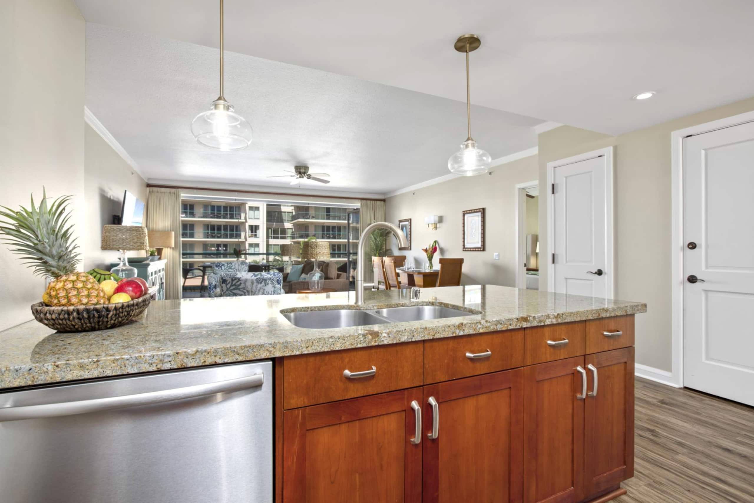 Condo in Lahaina · ★5.0 · 2 bedrooms · 4 beds · 2 baths - Image 11