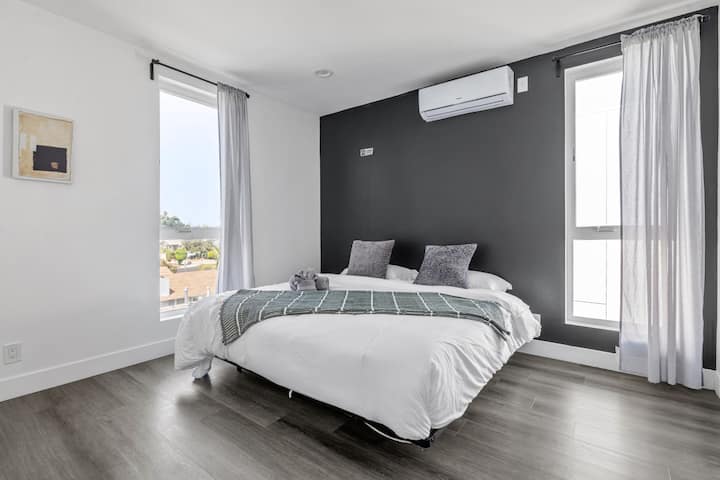 069-3987 1_2 Dalton Avenue