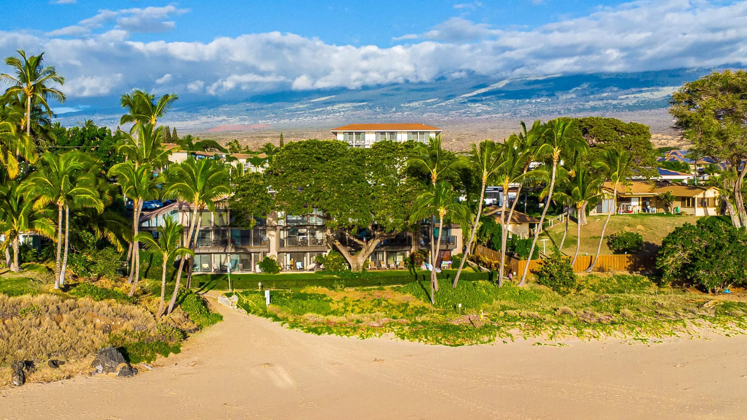Maui Kamaole One Beachfront Condo at Charley Young - Image 49