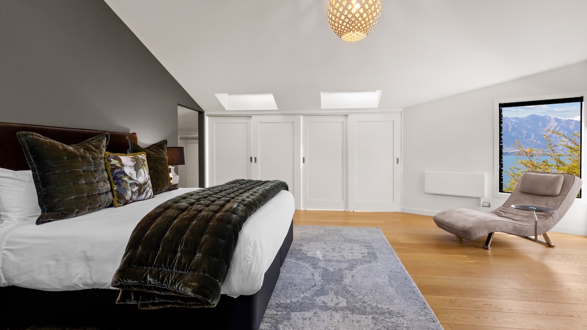 Matakauri House Large Bedroom with King Bed