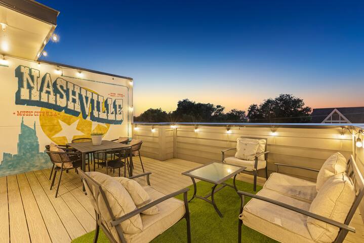 Stylish Nashville Home with Game Room & Rooftop