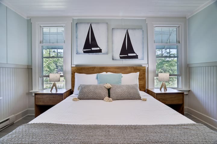 Dhoma e gjumit #5 në katin e dytë me pamje nga liqeni!