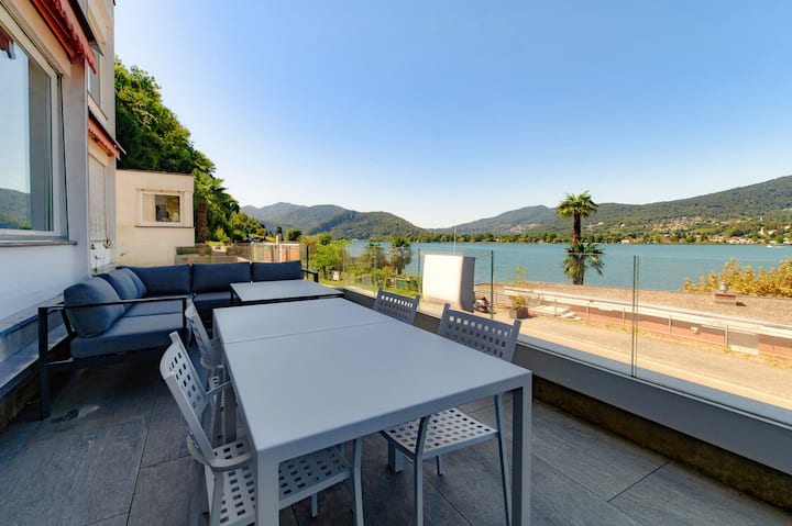 On the Shores of Lake Lugano (Kümin Lake View)