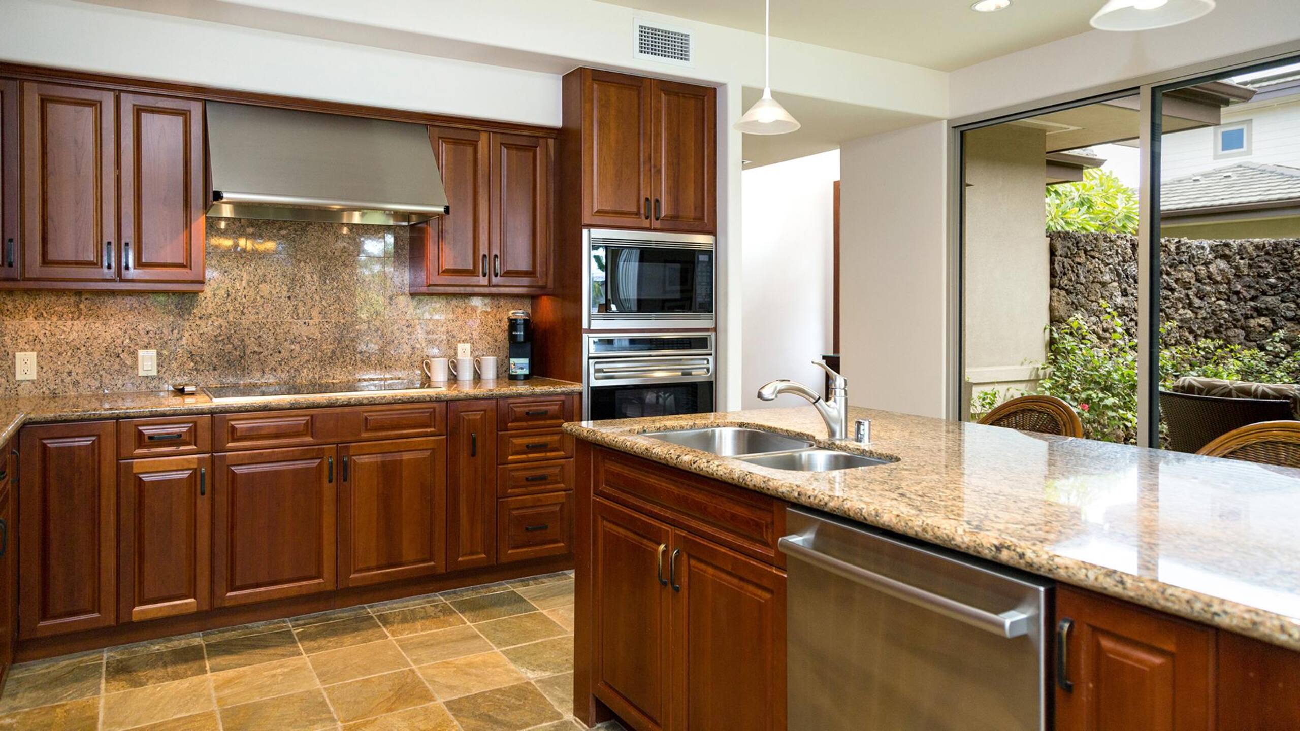 Home in Waimea · ★5.0 · 3 bedrooms · 4 beds · 3.5 baths - Image 10