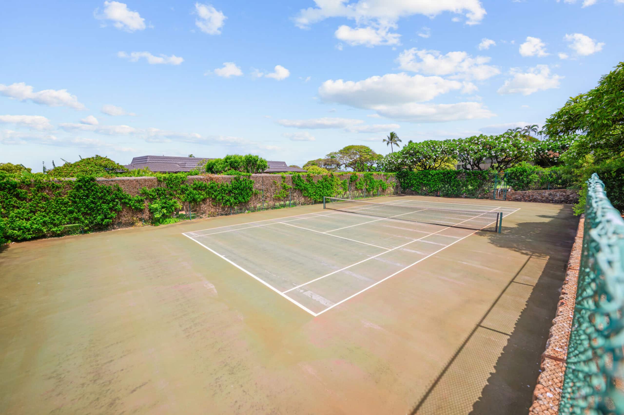 Condo in Lahaina · ★5.0 · 2 bedrooms · 3 beds · 2 private baths - Image 49