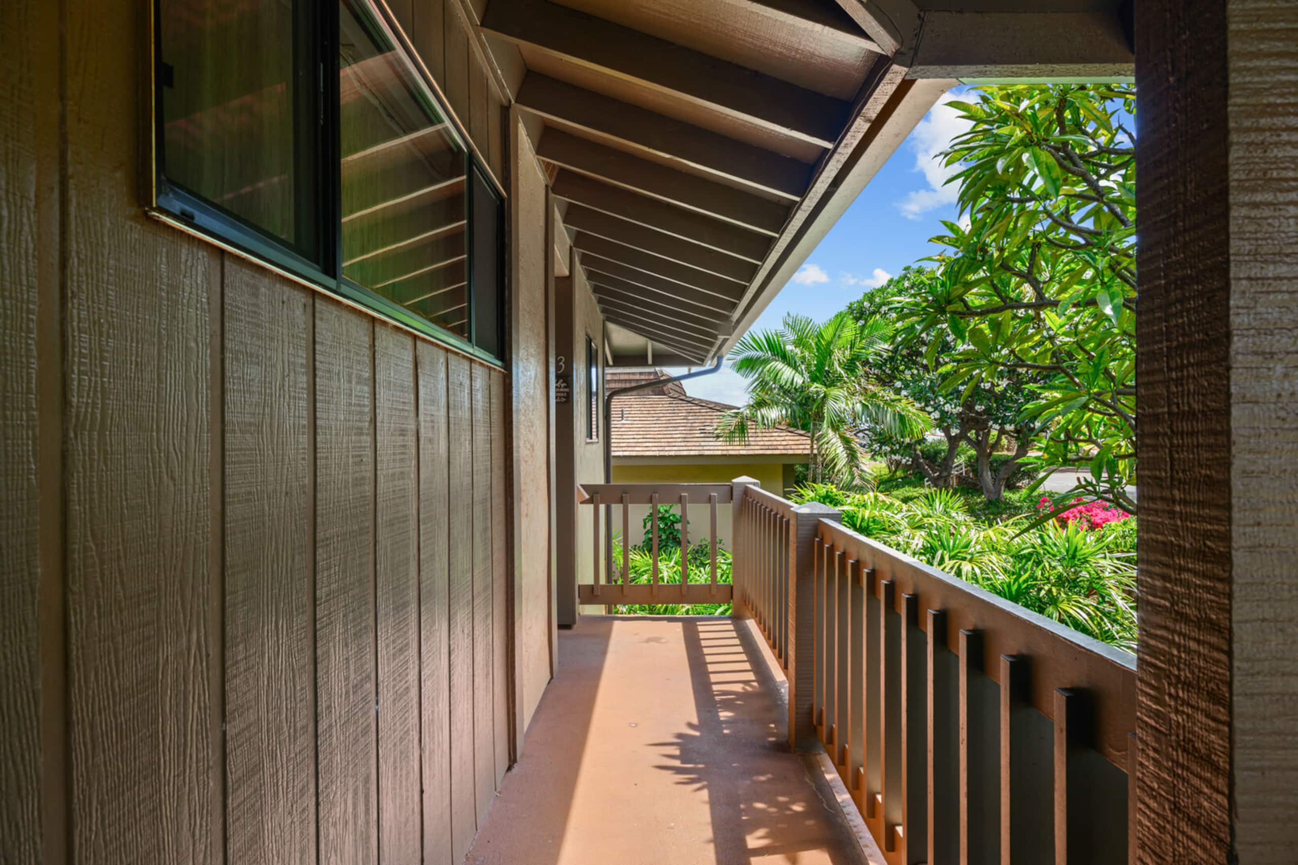 Condo in Lahaina · ★5.0 · 2 bedrooms · 3 beds · 2 private baths - Image 40