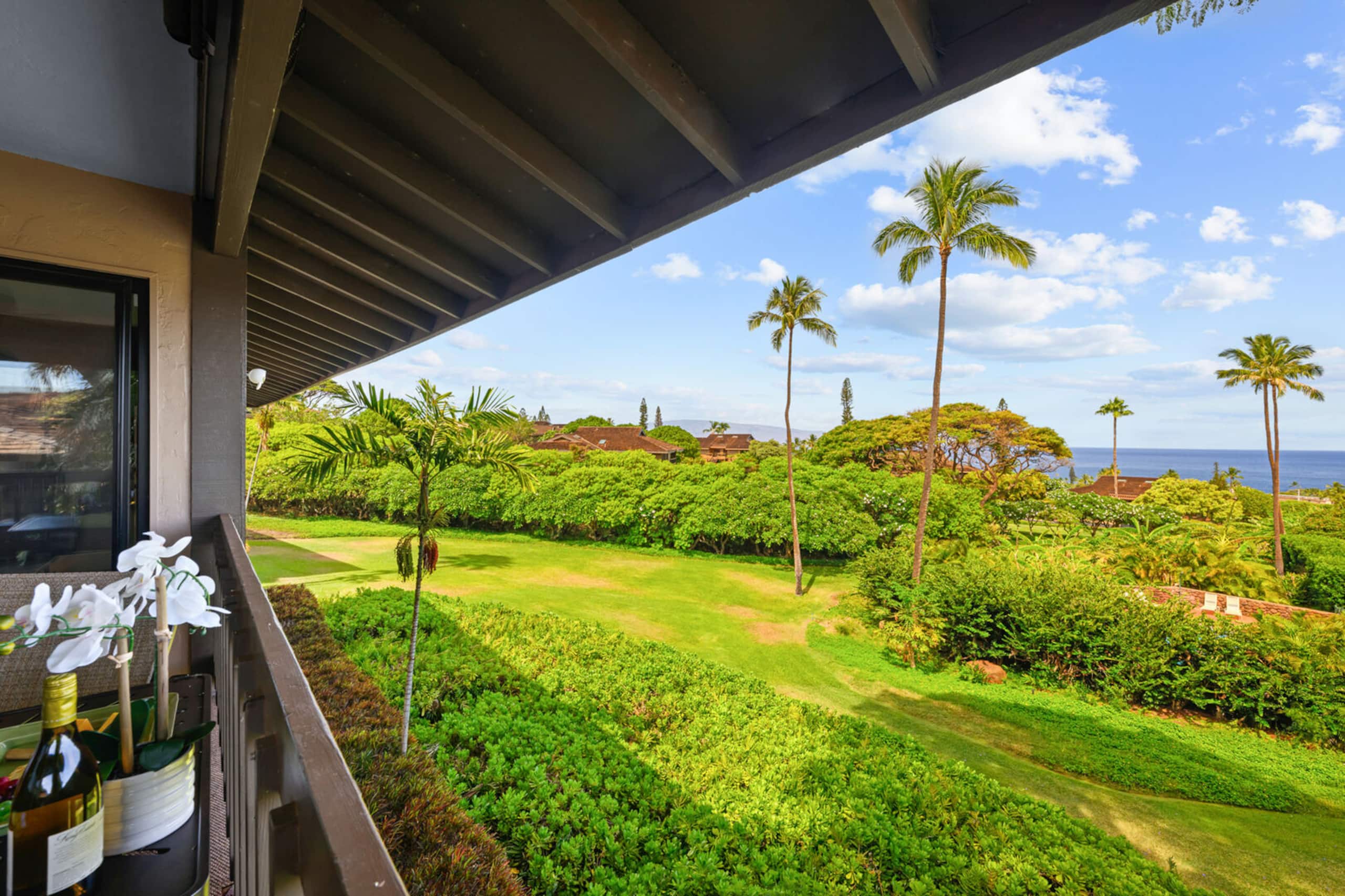 Condo in Lahaina · ★5.0 · 2 bedrooms · 3 beds · 2 private baths - Image 16