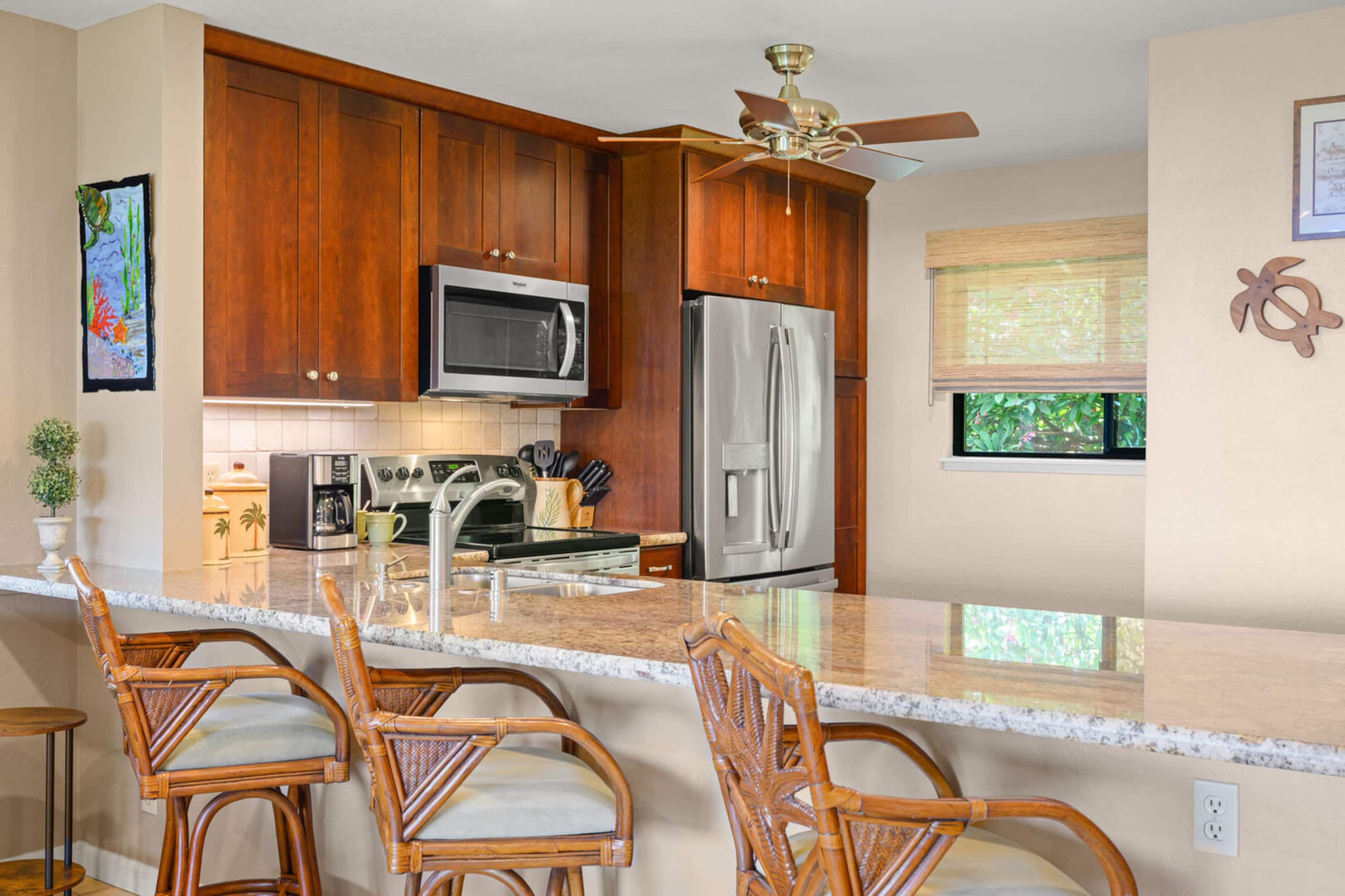 Condo in Lahaina · ★5.0 · 2 bedrooms · 3 beds · 2 private baths - Image 7