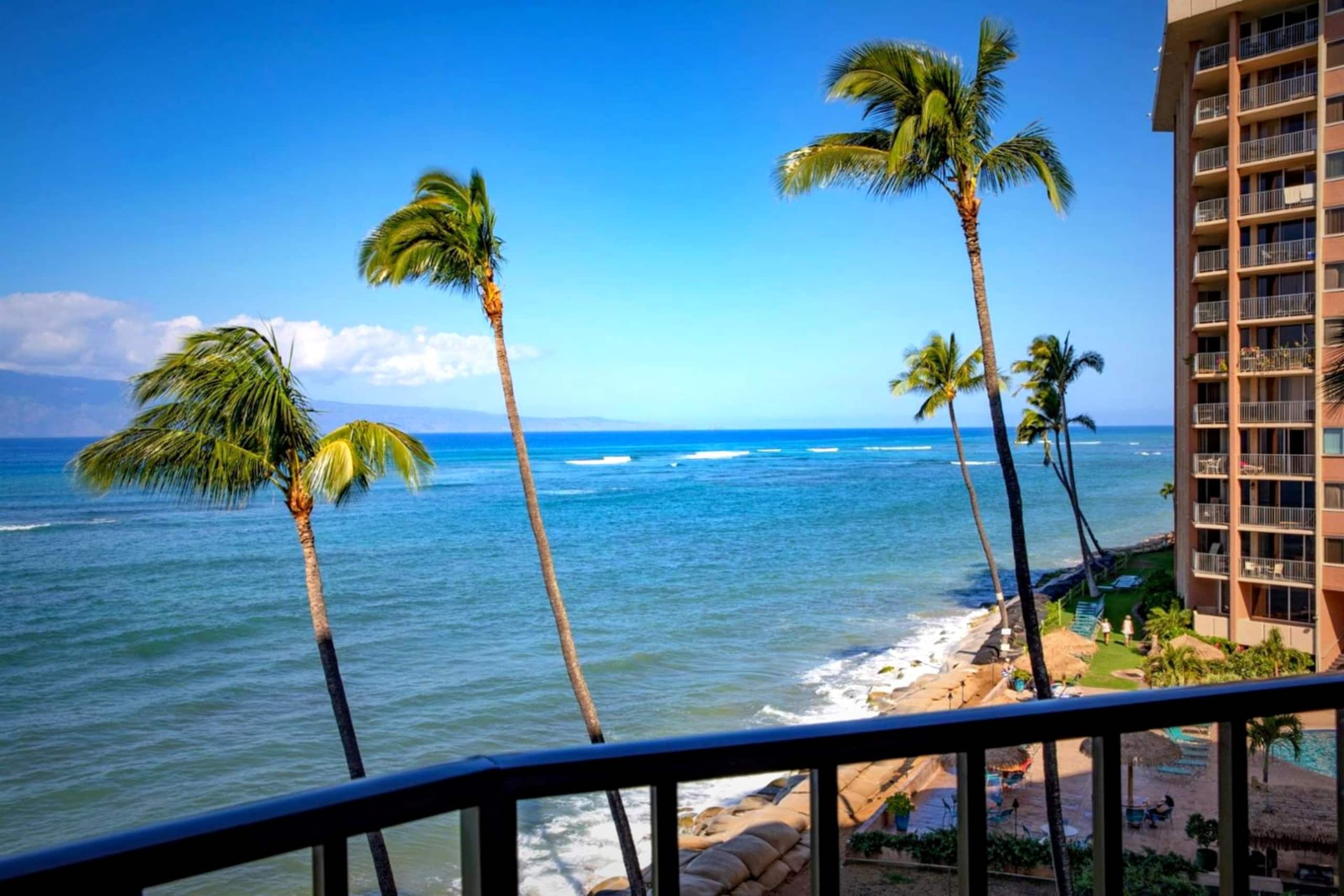 Condo in Lahaina · ★4.83 · 2 bedrooms · 4 beds · 2 baths - Image 4