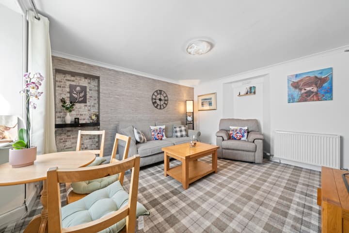 Central Double En-suite | Kitchen, Wifi & Parking - Inverness