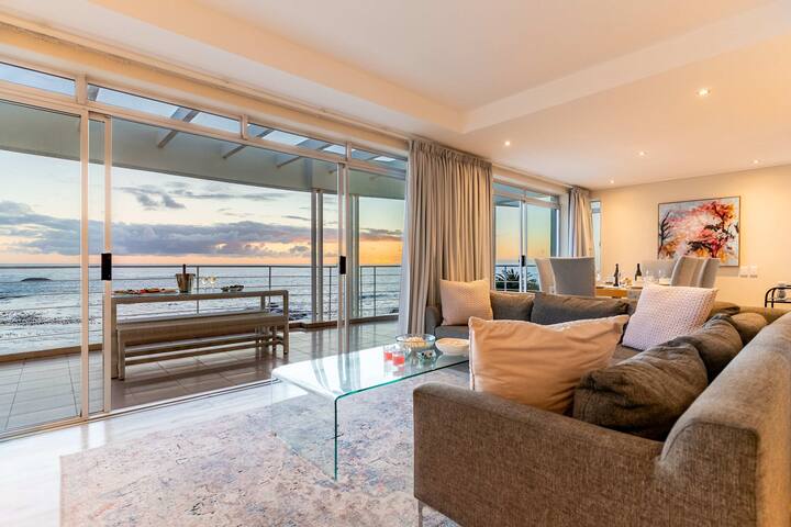 Sunset Azure Penthouse – Panoramic Views, PVT Pool gallery image 3