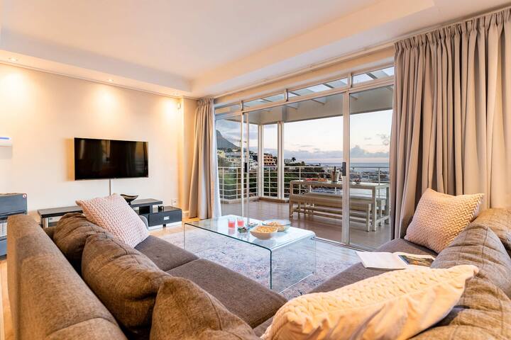 Sunset Azure Penthouse – Panoramic Views, PVT Pool gallery image 5