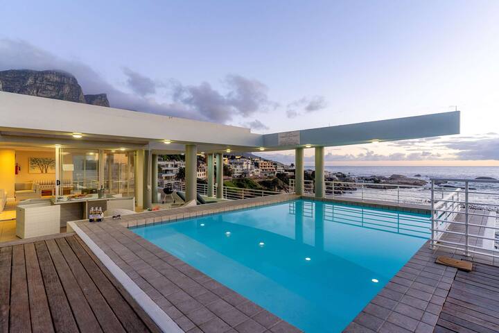 Sunset Azure Penthouse – Panoramic Views, PVT Pool gallery image 2