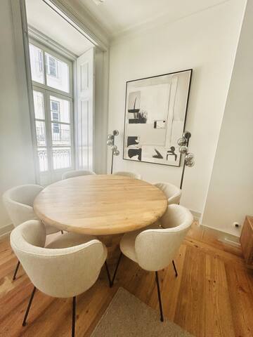 MY LX FLAT Bright Stylish 3BR Apartment inDowntown gallery image 5