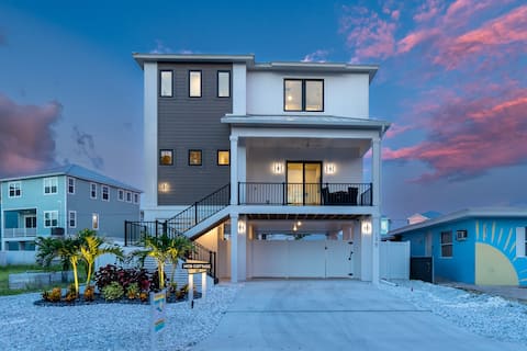 Mod Cottage | 2 Min Walk to Beach | Private Pool