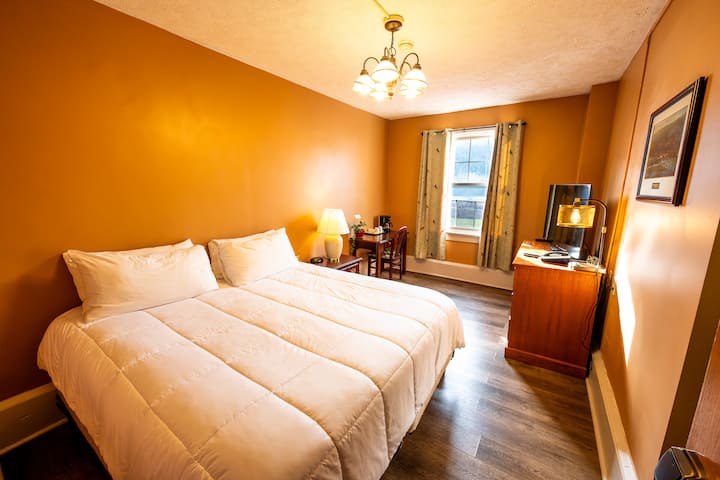3 Units | Amazing Pocono Escape | Golf & Hiking - Hope, NJ