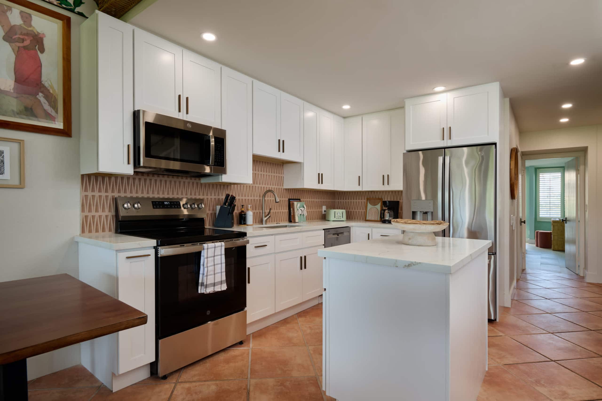 Modern 3BR w/ Ocean Views | Steps to Kamaole III - Image 19