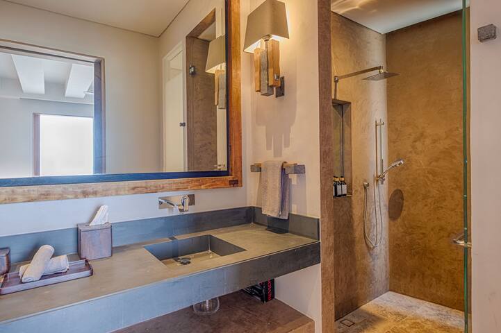 Beachfront Villa with Private Pool & Private Beach