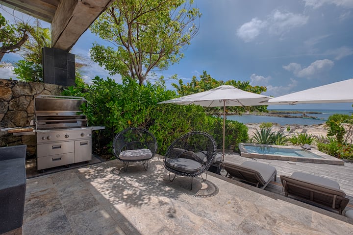 Beachfront Villa With Private Pool & Private Beach - Puerto Aventuras