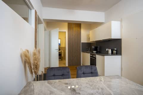 Leistungsstarkes Airbnb: New luxury suite | 3 rooms | City Center | A/C in Augsburg