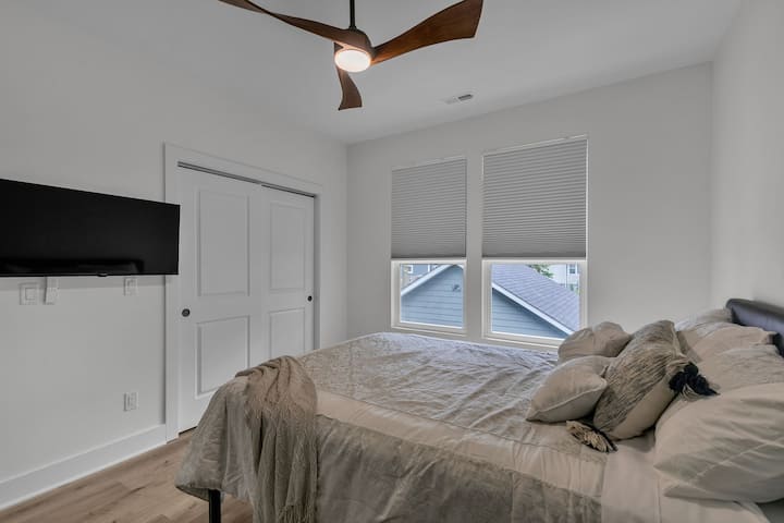 Interior, pantalla, electrodoméstico, ventilador de techo, TV