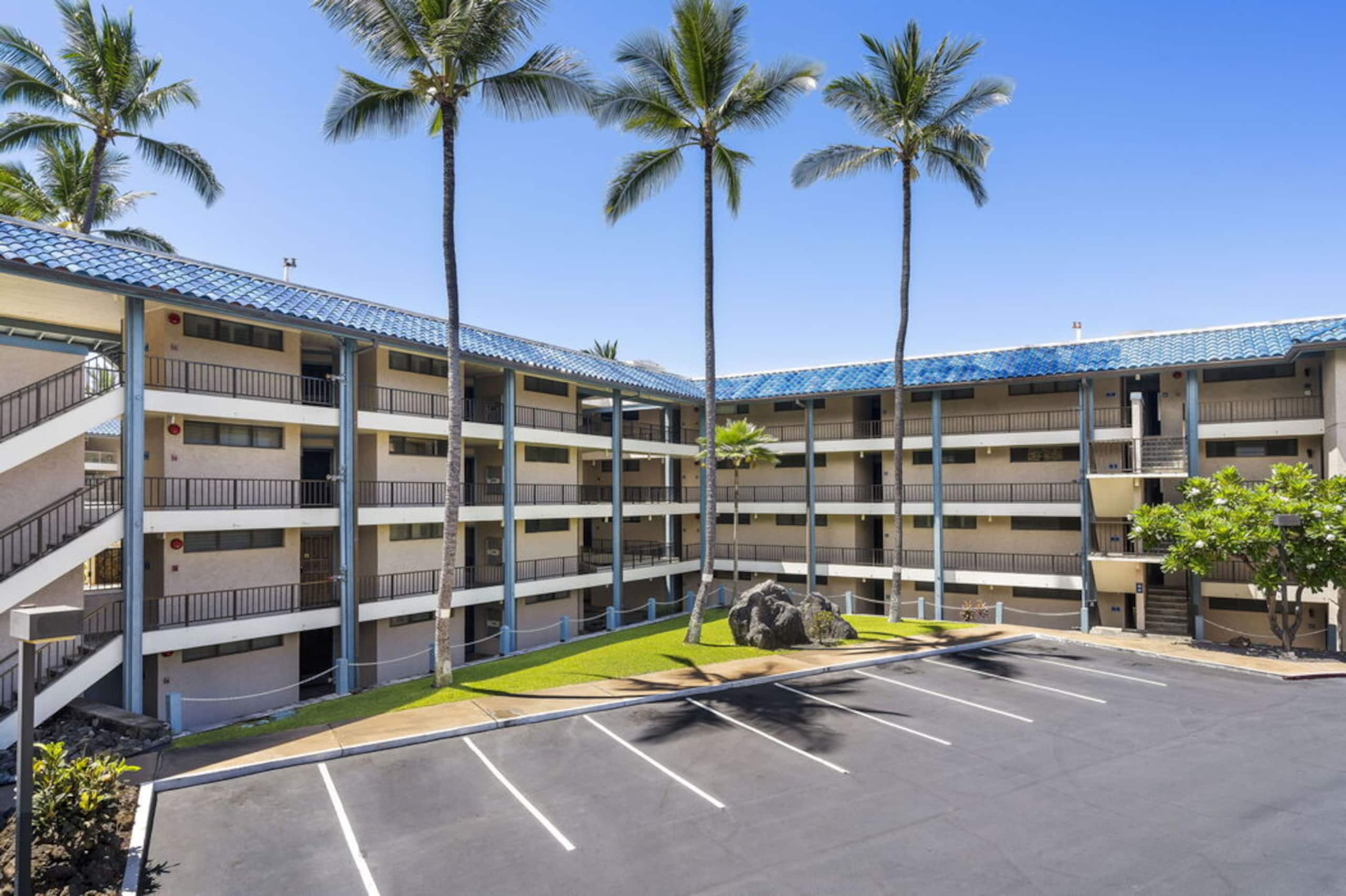 Condo in Kailua-Kona · ★4.64 · 1 bedroom · 2 beds · 1 bath - Image 41