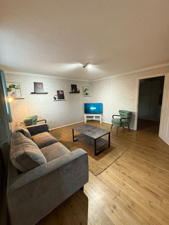 Spacious Home | Parking | Families & Contractors - Chepstow