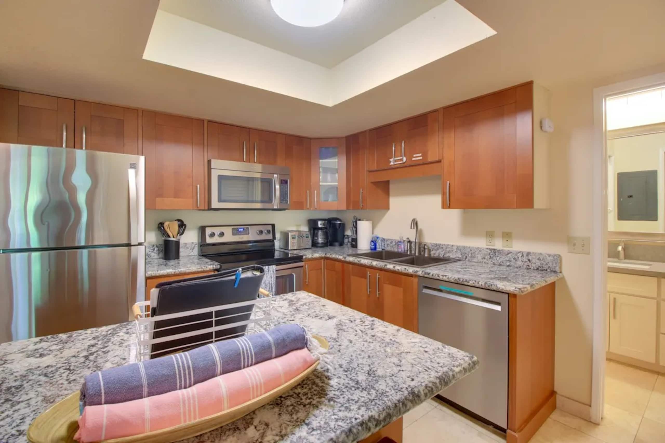 Condo in Kihei · ★4.8 · 1 bedroom · 2 beds · 1 private bath - Image 7