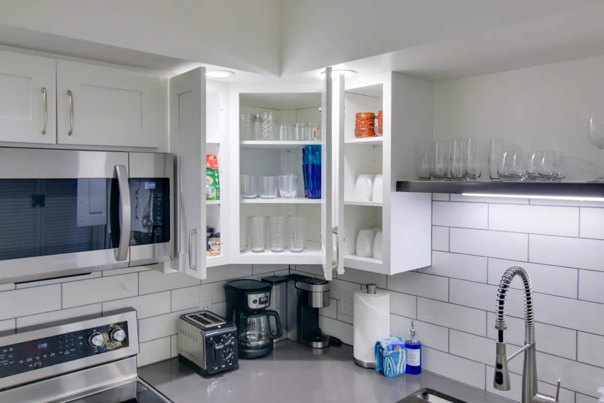 Condo in Kihei · ★4.27 · 1 bedroom · 2 beds · 1 bath - Image 11