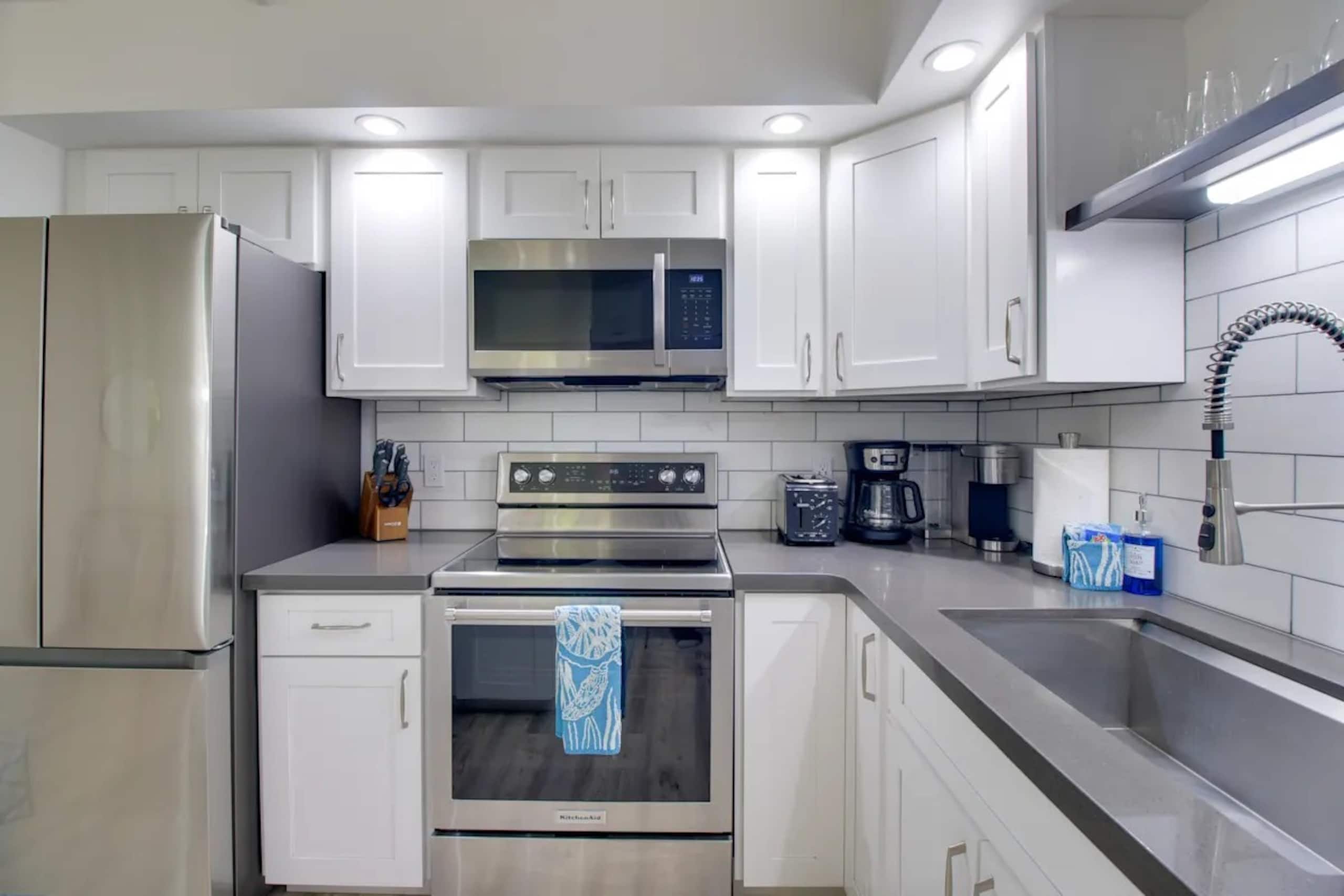 Condo in Kihei · ★4.27 · 1 bedroom · 2 beds · 1 bath - Image 7