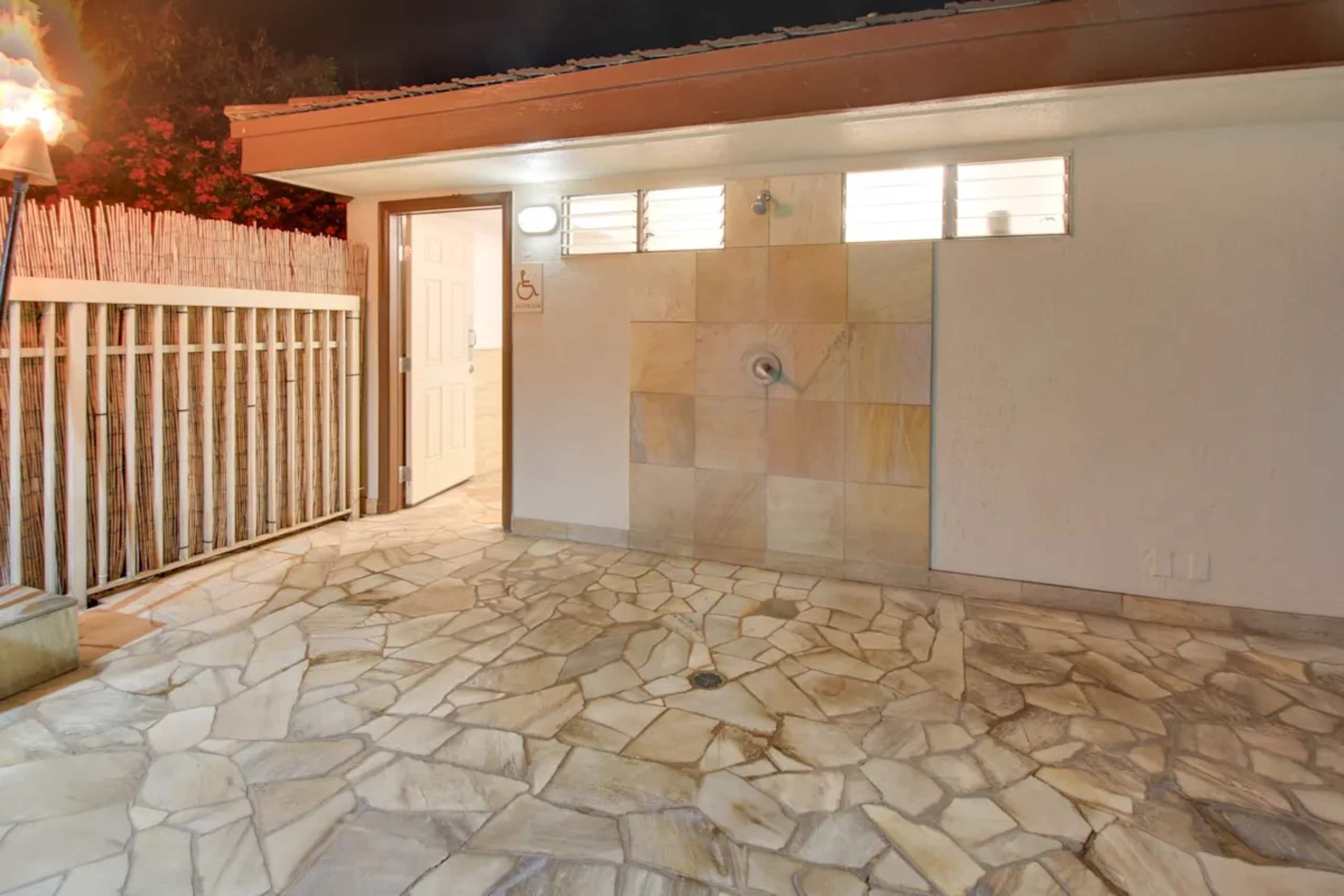 Condo in Kihei · ★4.27 · 1 bedroom · 2 beds · 1 bath - Image 36