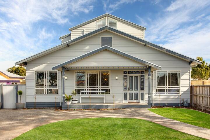 Cosmopolitan In Mornington gallery image 3