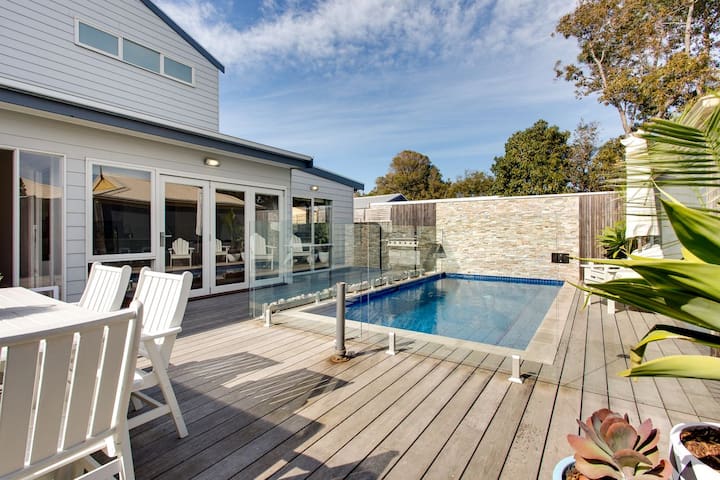 Cosmopolitan In Mornington