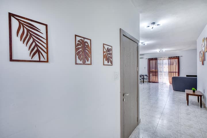 Spacious 3-bedroom Apartment In St'pauls - 몰타