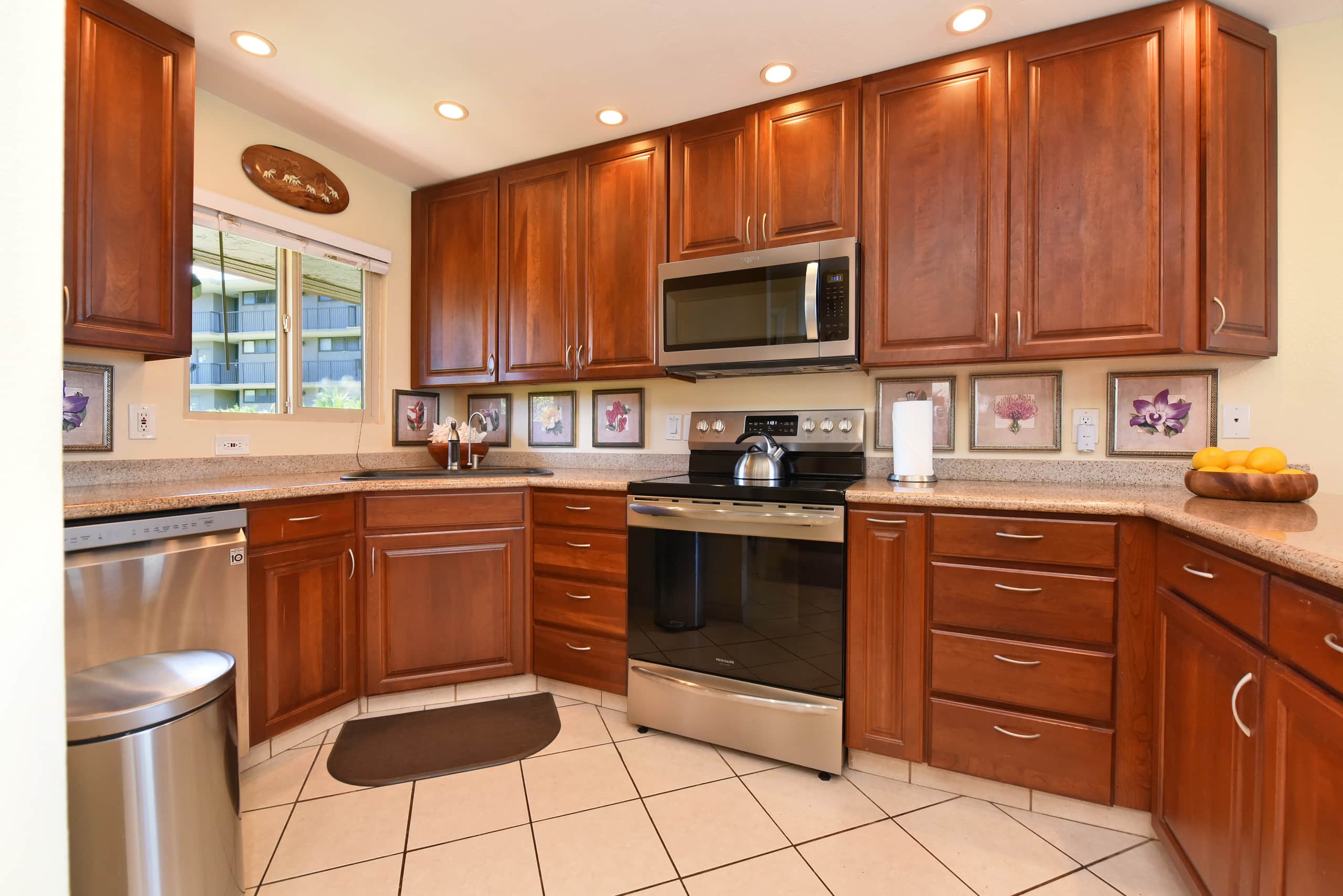 Condo in Lahaina · ★4.86 · 2 bedrooms · 4 beds · 2 baths - Image 7