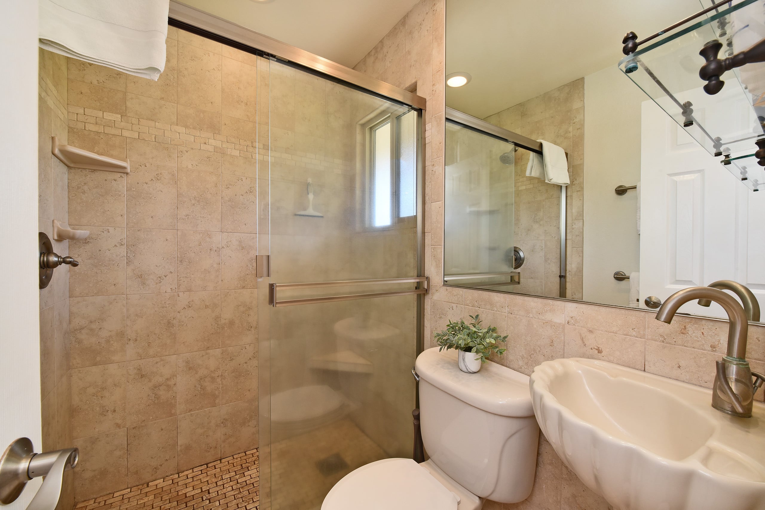 Condo in Lahaina · ★4.86 · 2 bedrooms · 4 beds · 2 baths - Image 27