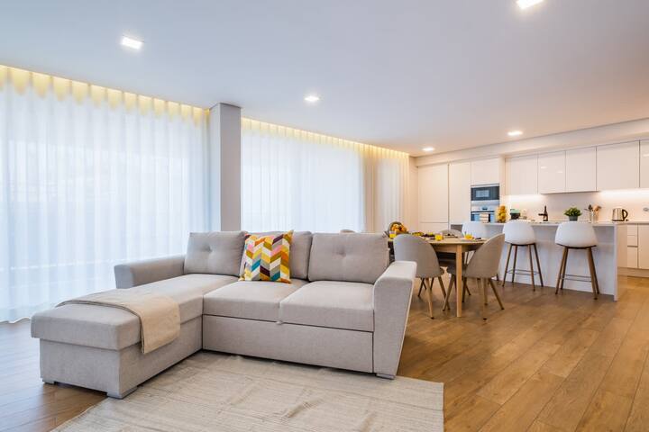 The Shoreline 5 by Portugal Portfolio gallery image 3