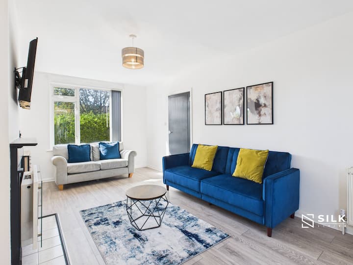 Modern 3-bed | Home Near Qa Hospital | Sleeps 7 - Portsmouth