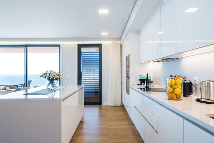 The Shoreline 3 by Portugal Portfolio gallery image 4