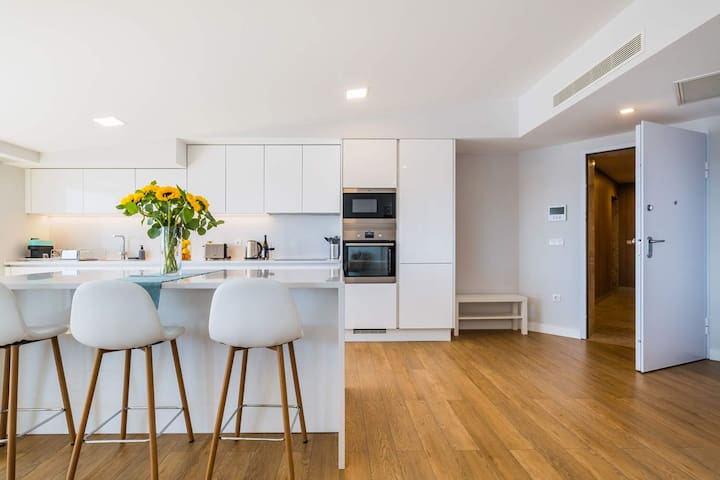 The Shoreline 4 by Portugal Portfolio gallery image 2