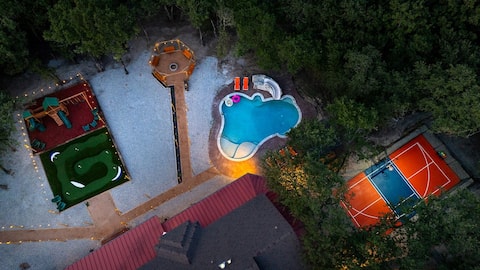 Pool • Sim • Pickleball • Mini Golf • Sleeps 24