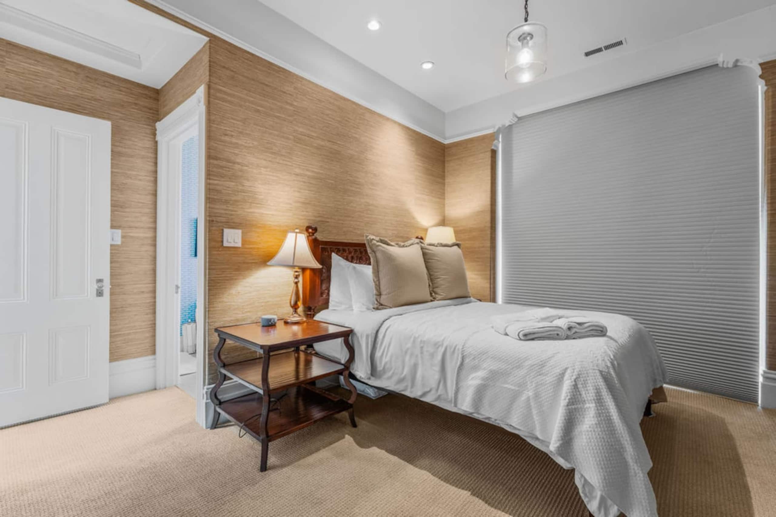 Home in San Francisco · ★4.68 · 2 bedrooms · 3 beds · 2.5 baths - Image 16