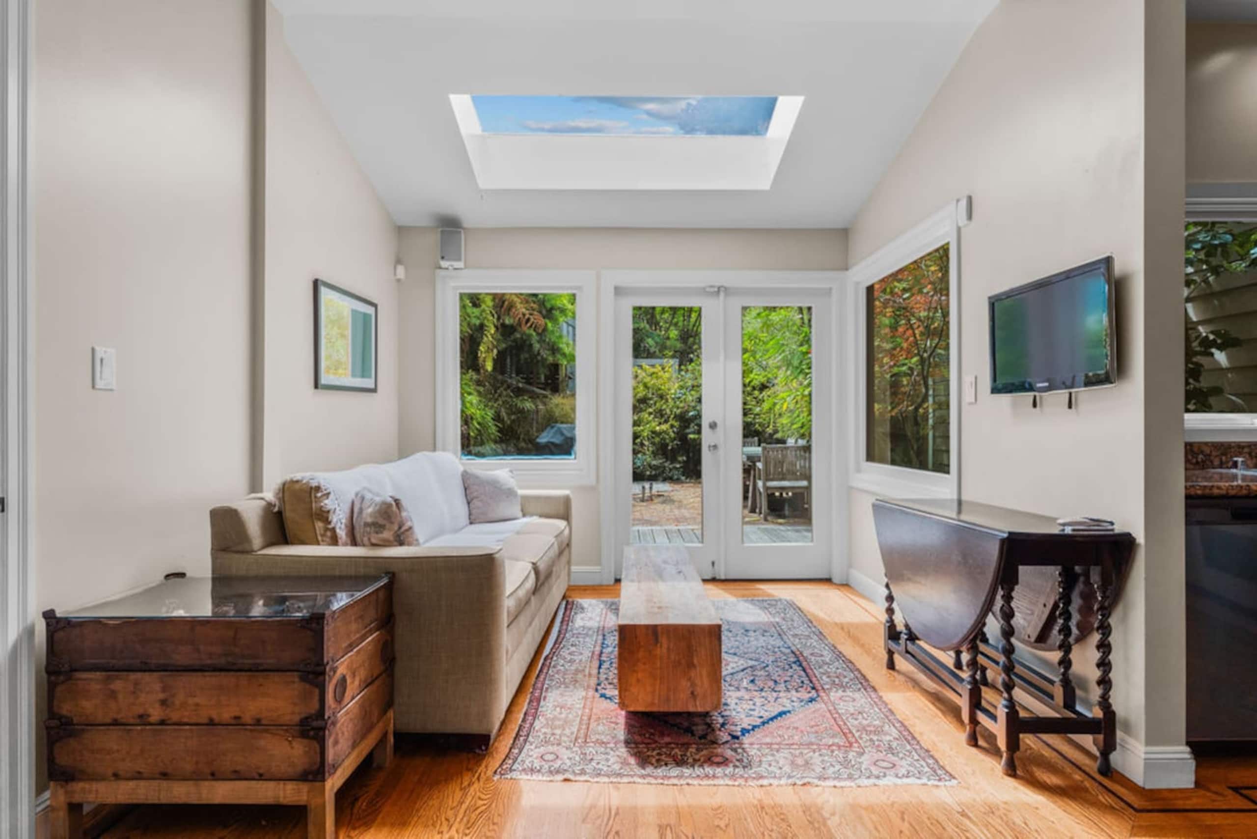 Home in San Francisco · ★4.68 · 2 bedrooms · 3 beds · 2.5 baths - Image 4