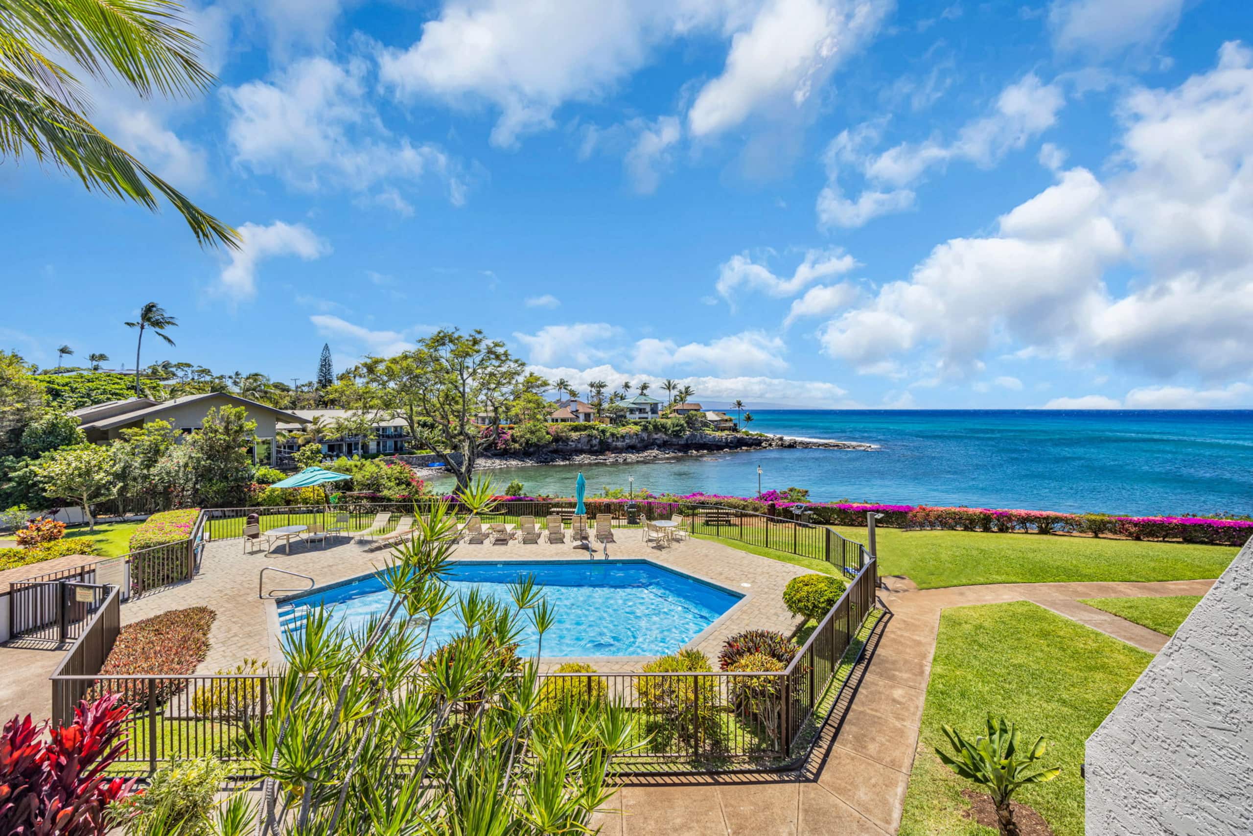 Condo in Lahaina · ★4.25 · 1 bedroom · 2 beds · 1 bath - Image 45