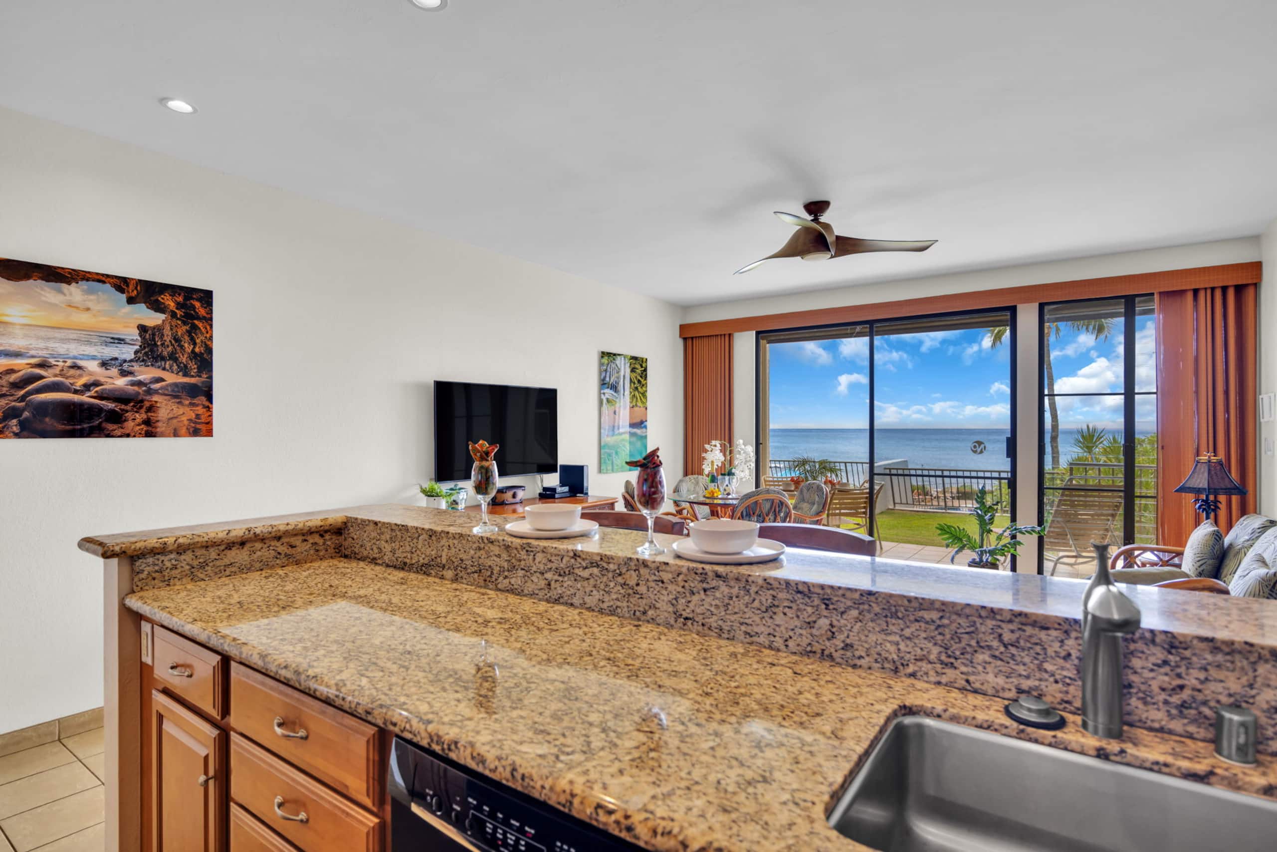 Condo in Lahaina · ★4.25 · 1 bedroom · 2 beds · 1 bath - Image 11