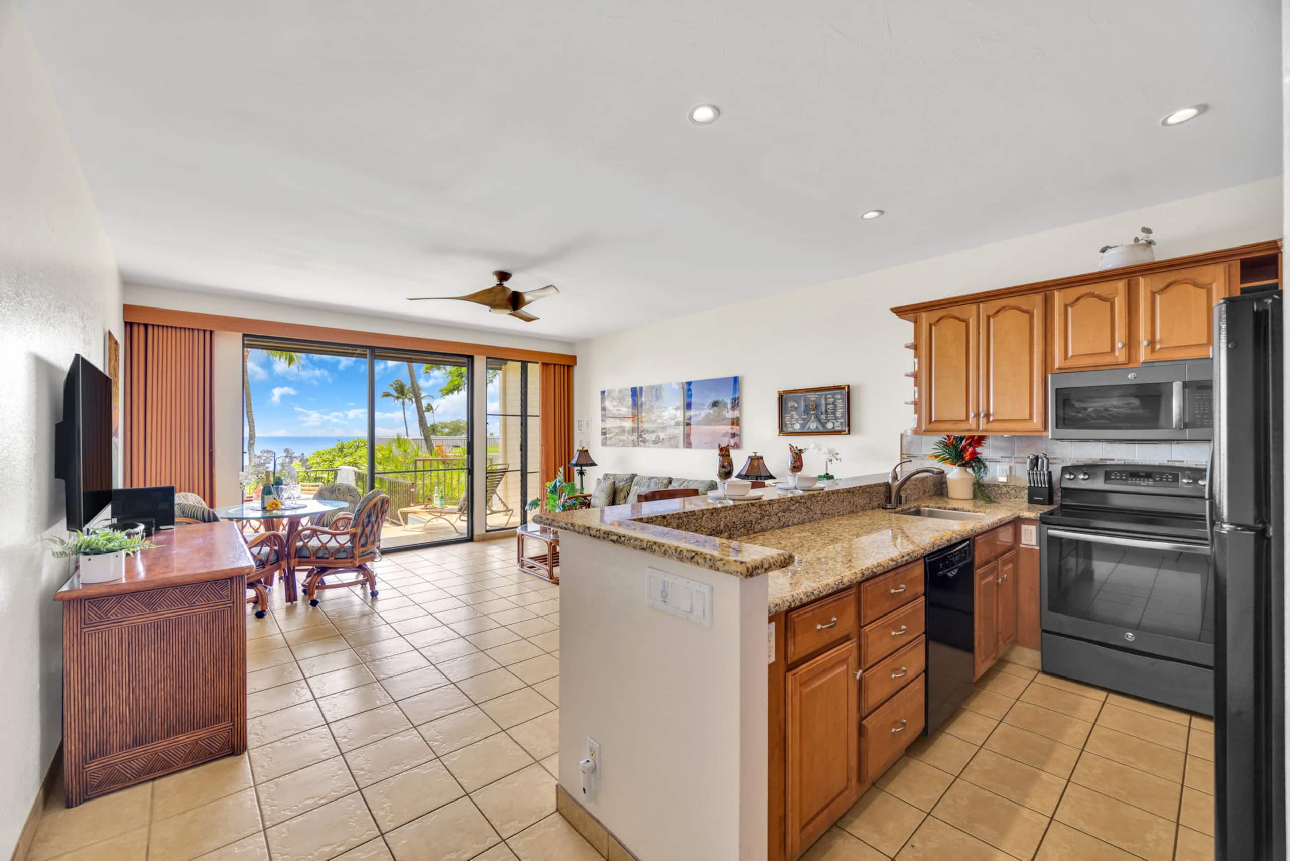 Condo in Lahaina · ★4.25 · 1 bedroom · 2 beds · 1 bath - Image 12