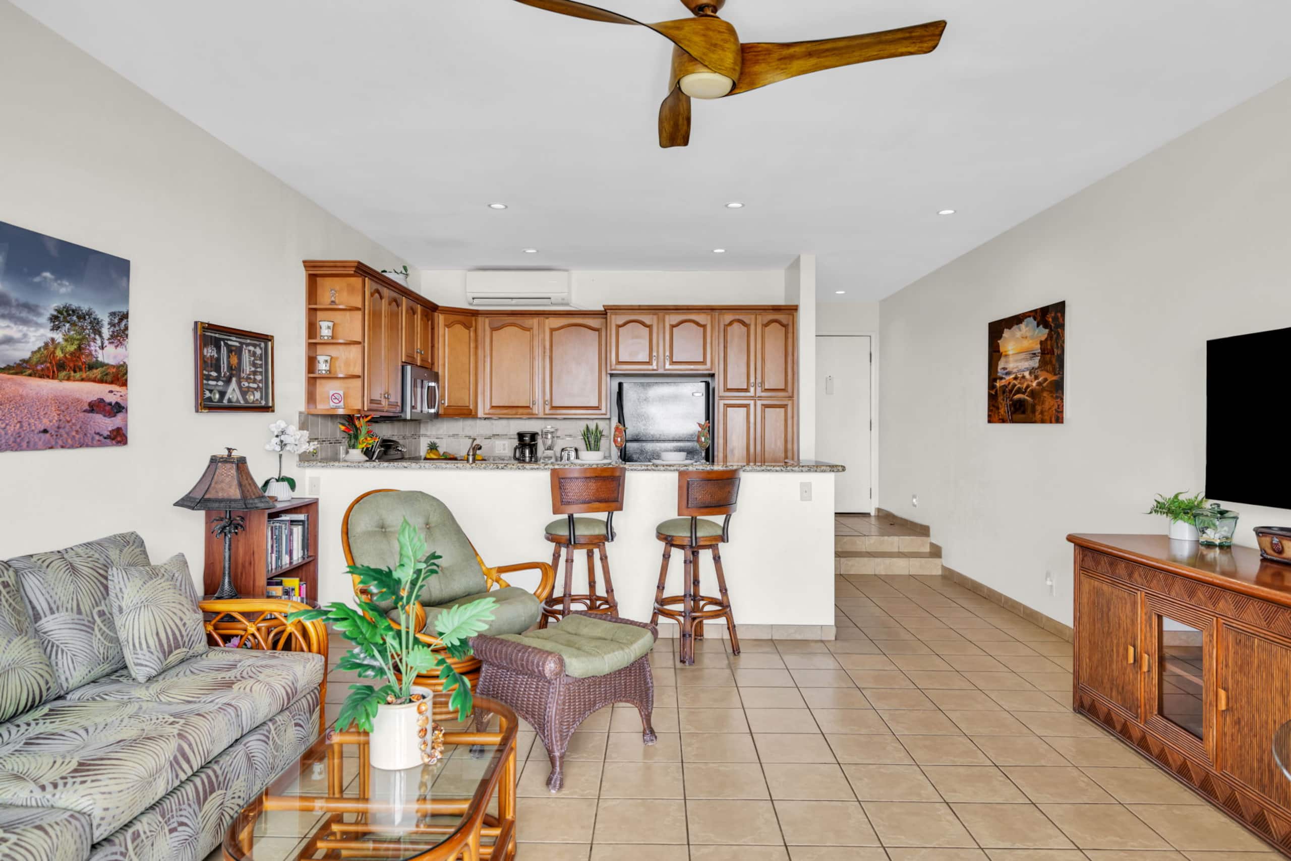 Condo in Lahaina · ★4.25 · 1 bedroom · 2 beds · 1 bath - Image 6