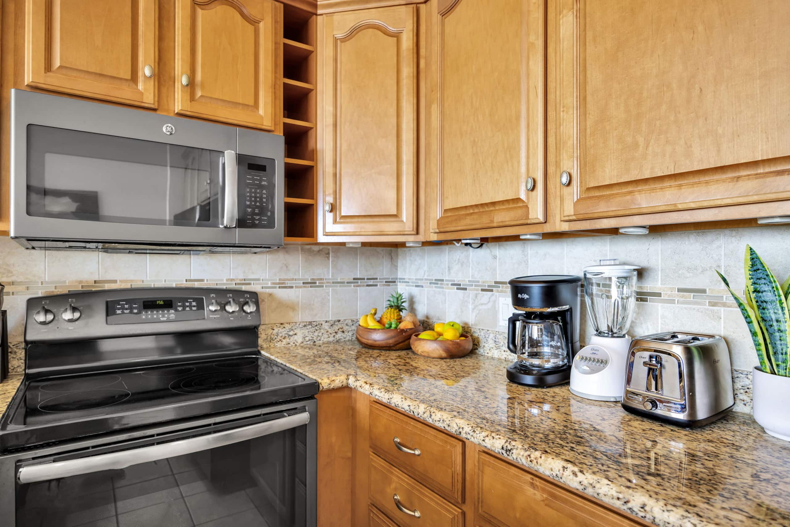 Condo in Lahaina · ★4.25 · 1 bedroom · 2 beds · 1 bath - Image 9