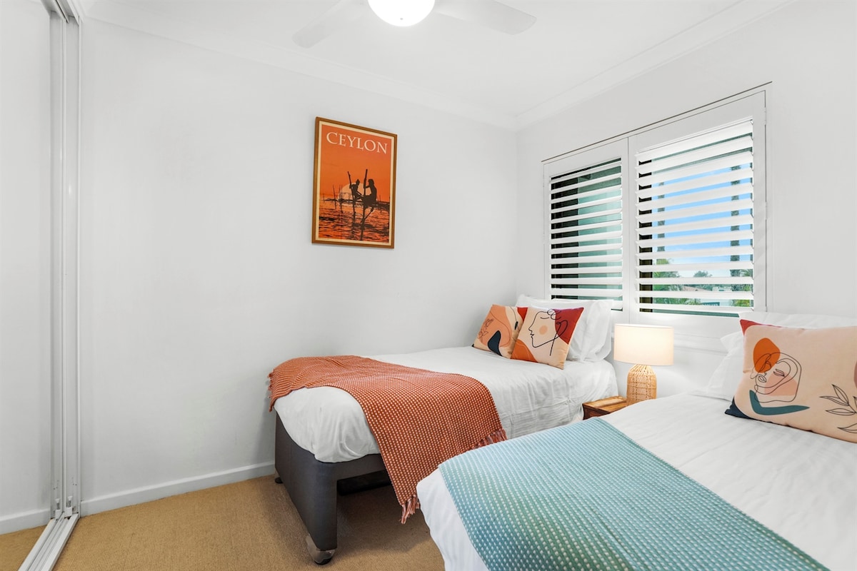 Მეორე საძინებელი ორადგილიანი საწოლებით