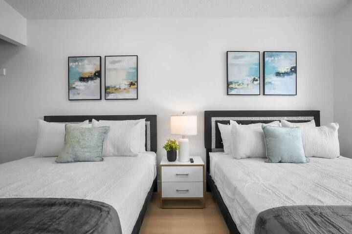 7BR Home: Movie Theater, Pickleball, Hot Tub, Pool gallery image 3